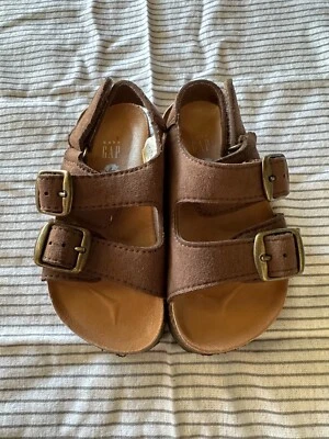 Sandalias Gap para niños pequeños talla 7-8 Foto 1 de 2