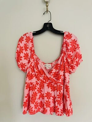 Top Jun & Ivy Rosa Pastel/Rojo Crop Flutter Peplum. Grande. Francesca’s. Boho. Foto 1 de 4