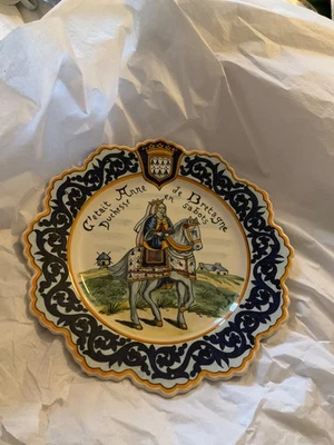 EXCELLENT COND  Henriot Quimper France Hanging Plate - Anne de Bretagne - 10”W - Image 1 of 3