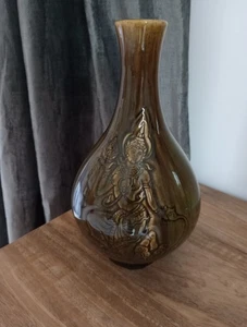 VINTAGE ORIGINAL THAI CELADON GREEN VASE SIGNED. - Picture 1 of 7