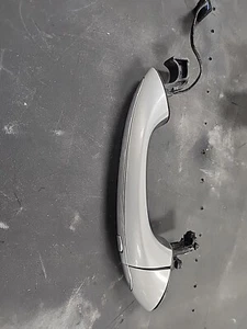 2017-2019 Buick Lacrosse Essence Exterior LH Left Driver Rear Outer Door Handle - Picture 1 of 6