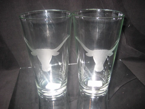 TEXAS LONGHORNS 2 ETCHED LOGO 16 oz PINT GLASSES NEW Cover