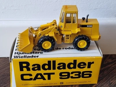 Vintage Conrad CAT 936 Wheel Loader 1:50 Diecast Model Caterpillar West Germany - Immagine 1 di 3