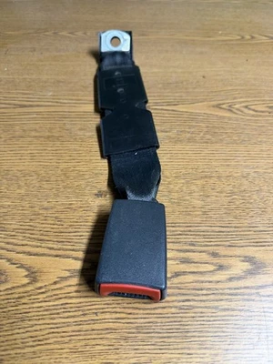 2010-2018 Dodge Ram 1500  Rear Center Middle Seat Belt Buckle OEM - Image 1 of 4