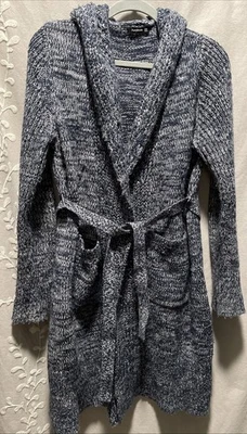 Casaco suéter com capuz feminino L fio azul/branco casual - Imagem 1 de 4