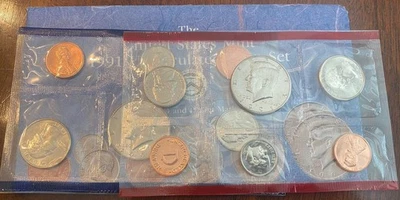 1991 US Uncirculated Mint Set with Both P & D Coins FV $1.82 - Image 1 of 2