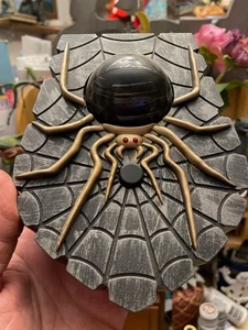 Halloween Spinnenaugapfel Türklingel - animiertes Auge leuchtet & spricht - Gemmy Brand - Bild 1 von 5