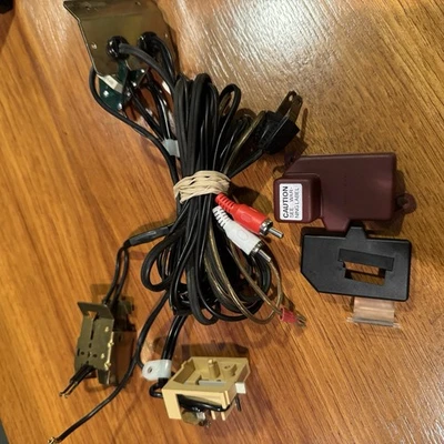 DUAL 521 ORIGINAL RCA CABLES/ CORD/ SWITCH AND LIGHT ASSEMBY VERY GOOD CONDITION - Image 1 of 4