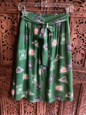 Falda estampada verde con sello postal Anthropologie Porridge Getaway talla S Foto 1 de 4
