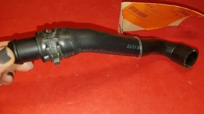 Manguera tanque refrigerante mercedes c240 c320 c55 clk320 clk500 clk63 original 2035012682 Foto 1 de 4