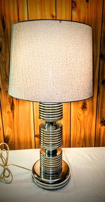 "Lámpara de mesa vintage - Diseño de anillo de acero inoxidable Stax - 30"" de alto - FUNCIONA" Foto 1 de 4