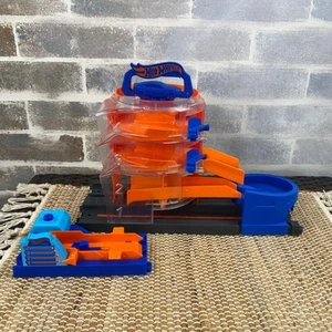 Juego Super Spin 2018 descontinuado Hot Wheels City GBF95 de Mattel - Imagen 1 de 9