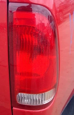 99 00 01 2002 03 04 05 06 07 Ford F250SD pasajero derecho derecha luz trasera lámpara Foto 1 de 4