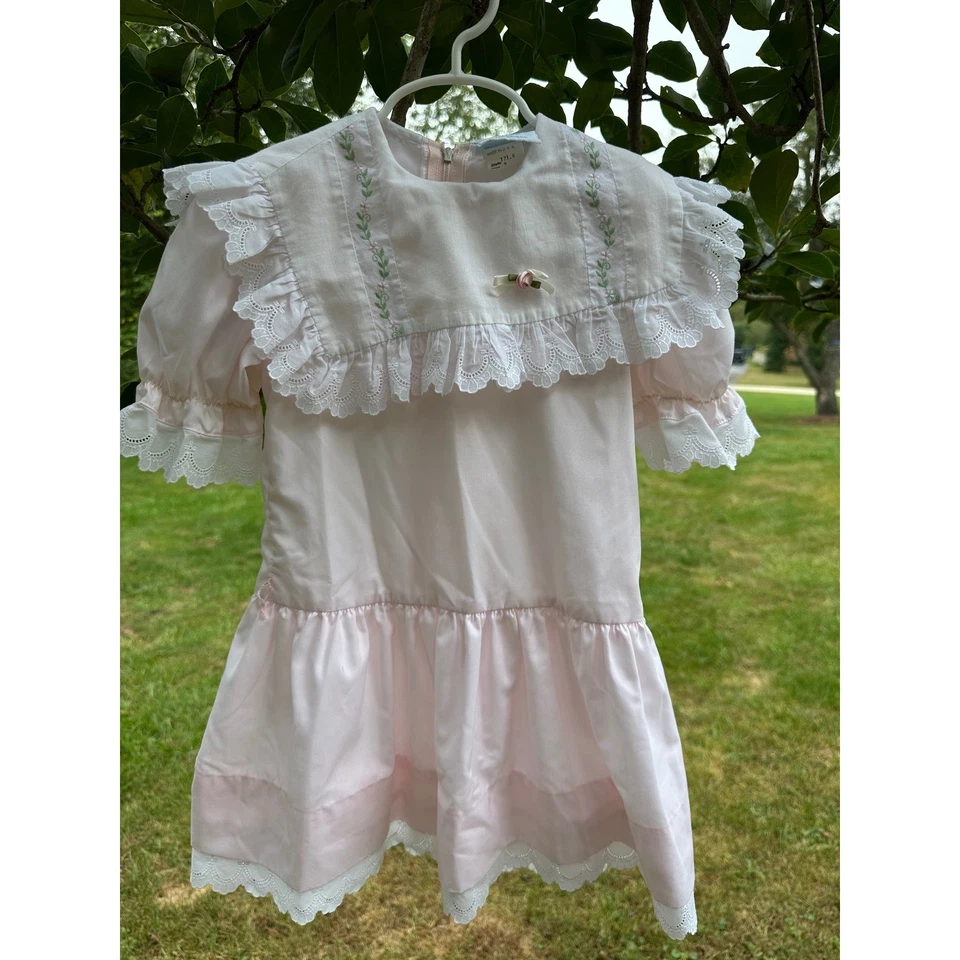 Children's Hour by Jan Briggs Vintage Girls Pink Lace Trimmed Dress Size 4 - Image 1 of 4