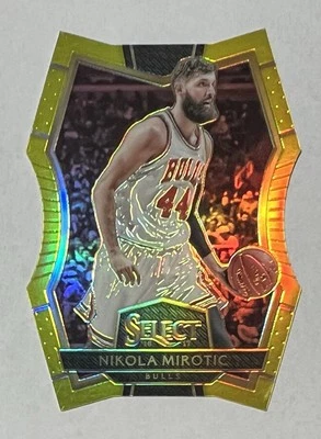 Nikola Mirotic 2016-17 Panini Select Die Cut NEON YELLOW PRIZM Card #117 - 30/75 - Image 1 of 2