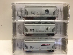 N Scale Micro Trains MTL Special Run 09-26 BNSF Covered Hopper 3-Pack - Picture 1 of 3