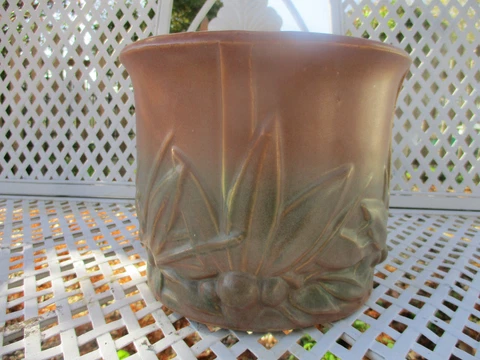 EXQUISITE 1930'S NELSON MCCOY MATT GREEN/TAN LARGE PLANTER EXCELLENT Cover