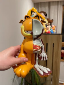 Adorno de juguete coleccionable Mighty Jaxx Garfield versión deconstruida de colección - Imagen 1 de 3