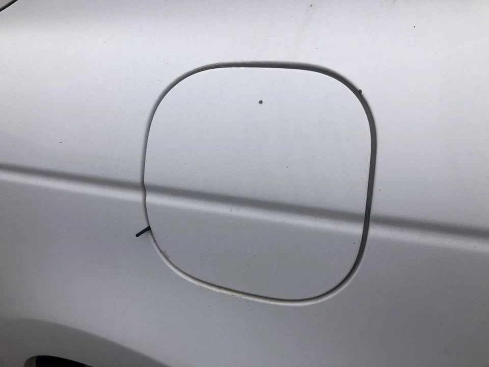 Honda Accord 2009 puerta de combustible usada OEM acabado metálico brillante 184 k millas Foto 1 de 1