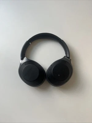 Auriculares Sony WH1000XM2 con cancelación de ruido sobre la oreja negros Foto 1 de 3