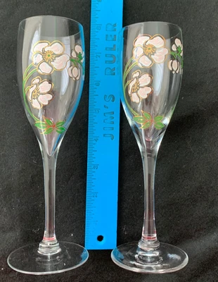 Juego de 2 flores anenomas pintadas a mano Belle flautas champán Perrier Jouet Foto 1 de 4