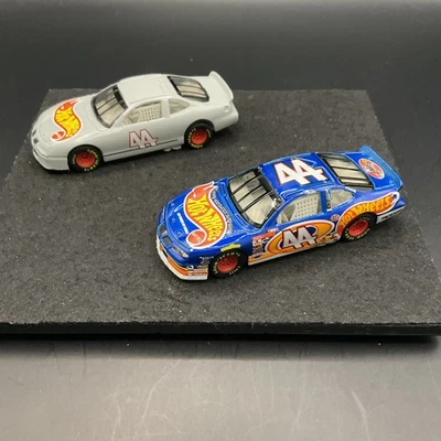 Автомобиль NASCAR Кайла Петти 2 No44 Hot Wheels Happy Fathers Day & Test 1996 1:64 - Изображение 1 из 3