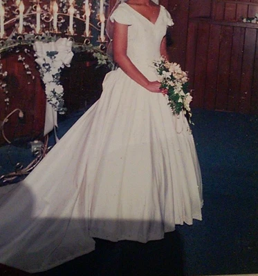 VINTAGE TALLA 10 CLÁSICO SEDA MARFIL TAFETÁN VESTIDO DE CUERPO ENTERO w TRAIN   Foto 1 de 4