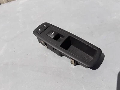 Dodge Nitro 2007-2011 interruptor de ventana eléctrica de puerta de pasajero delantero derecho OEM Foto 1 de 4