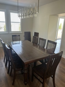 Brown Farmhouse Pottery Barn Dining Table with Chairs in Excellent Condition