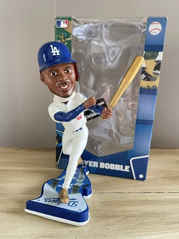 YASIEL PUIG Los Angeles LA Dodgers MLB Pennant Base ROOKIE Bobblehead #/72 NIB! Cover