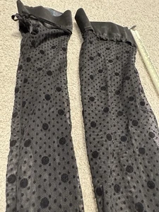 Schwarze Strapsstrümpfe halterlose Strümpfe gemustert Punkte M Neu Schleife - Bild 1 von 3