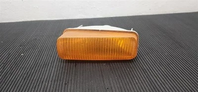 Lámpara de estacionamiento 94-97 Mazda B4000 señal de giro parachoques montado OEM ZZM051666A Foto 1 de 4