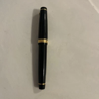 Pluma Estilográfica Sailor Professional Gear Gold 21K F Plumín Fino Convertidor de Resina Negra Foto 1 de 4