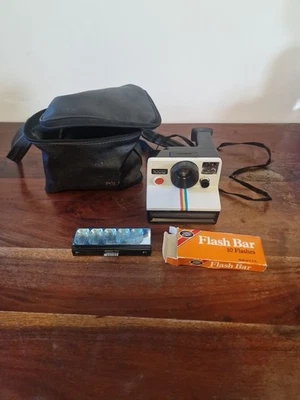Polaroid Land Camera 1000 Rainbow – Vintage Flash Bar bag – Untested Retro Look - Image 1 of 4