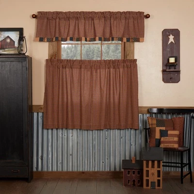 Juego de cortinas Patriotic Patch rojo profundo (1 cenefa 16x72; 2 niveles 36x36) marcas VHC Foto 1 de 4