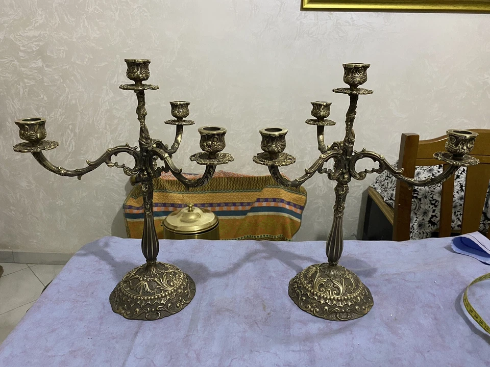 ANTICA COPPIA DI CANDELABRI IN BRONZO ALTEZZA MAX 39 CM - Immagine 1 di 4