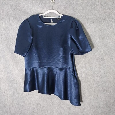 Blusa Express XL Asimétrica Florencia Volantes Crepé Satinado Azul Marino Romántica Foto 1 de 4