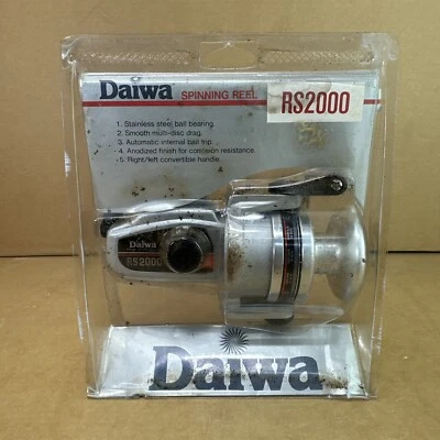 Carrete giratorio Daiwa RS2000 de colección - NUEVO stock antiguo con errores en paquete - ¡LEER!! Foto 1 de 4