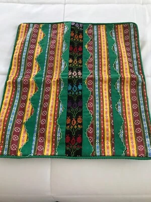 Fundas de almohada hechas a mano, nuevas sin etiquetas diseño estampado colorido, forma cuadrada Foto 1 de 4