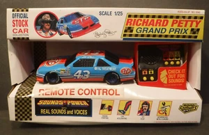 NOS Richard Petty STP #43 NASCAR Grand Prix Sounds of Power 1/25 Remote Control - Picture 1 of 9