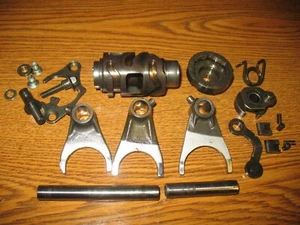 2005 DRZ400SM TRANSMISSION SHIFT DRUM AND FORKS SUZUKI DRZ400 SM 25310-29F10 - Picture 1 of 3