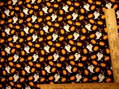 Tela de Halloween por yarda fantasmas sonrientes en sombrero de bruja calabazas en algodón negro Foto 1 de 2