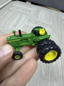 John Deere 4010 Duals 1/64 Spielzeug Traktor Vintage Metall Bauernhof Die Cast Metal - Bild 1 von 14