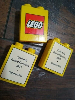 Lego Store Grand Opening Ontario Mills CA Amarillo Duplo Bloques Lote 3 2005 Foto 1 de 4
