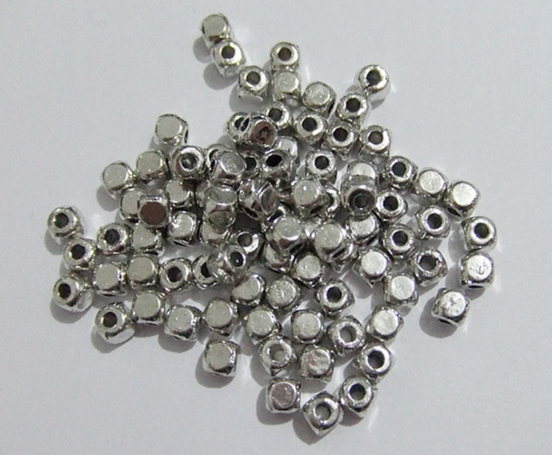 50pz  perline metallo spacer separatori  cubo 4mm colore tibet lead,nickel free - Immagine 1 di 1