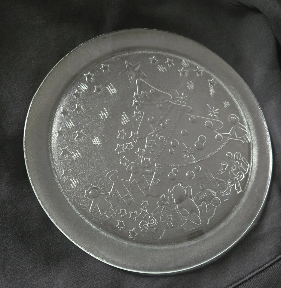Plato de servir de Navidad vintage Les Verreries De Saint Gobain Duralex 13" Foto 1 de 1