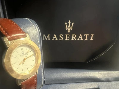 Reloj de cuarzo para hombre MASERATI enchapado en oro con correa de cuero Foto 1 de 4