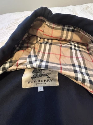 Suéter con capucha Burberry Foto 1 de 4