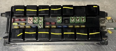 Caixa de fusíveis de motor PLYMOUTH GRAND VOYAGER 1999 - Imagem 1 de 4