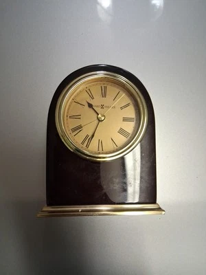 Reloj de escritorio Howard Miller Foto 1 de 2